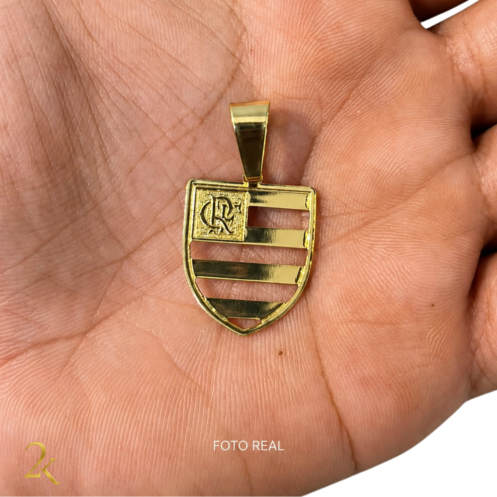 Pingente Escudo Rubro-Negro Premium – Banhado a Ouro 18K