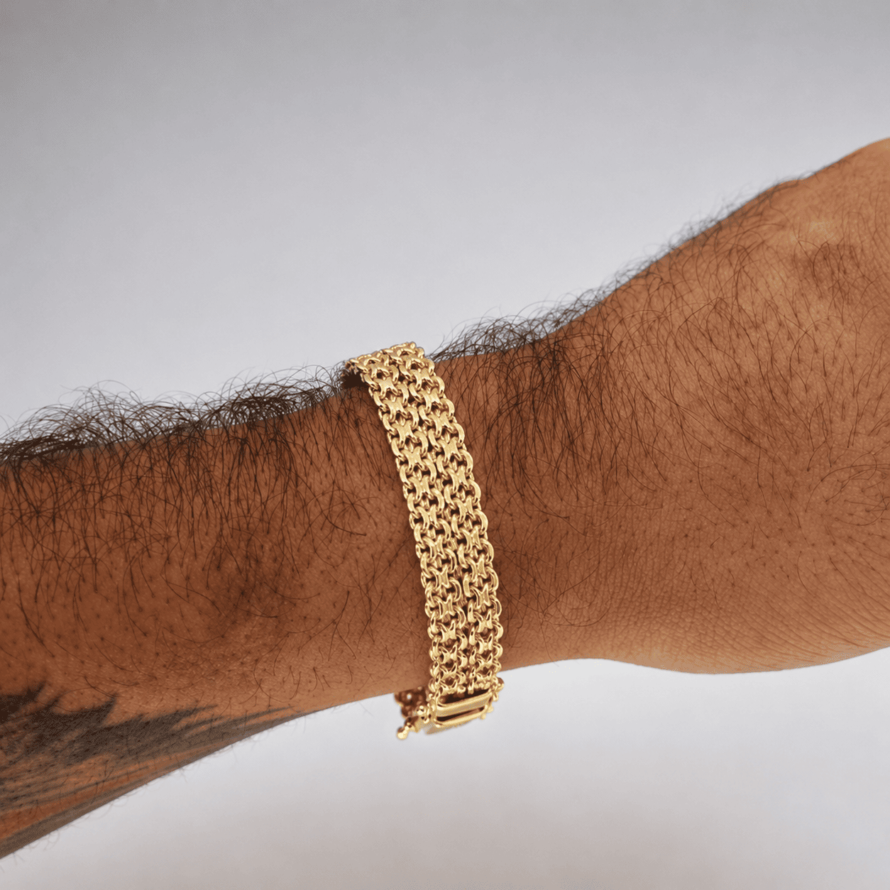 Pulseira Cadeado Esteira 10mm - Banhada a Ouro 18k